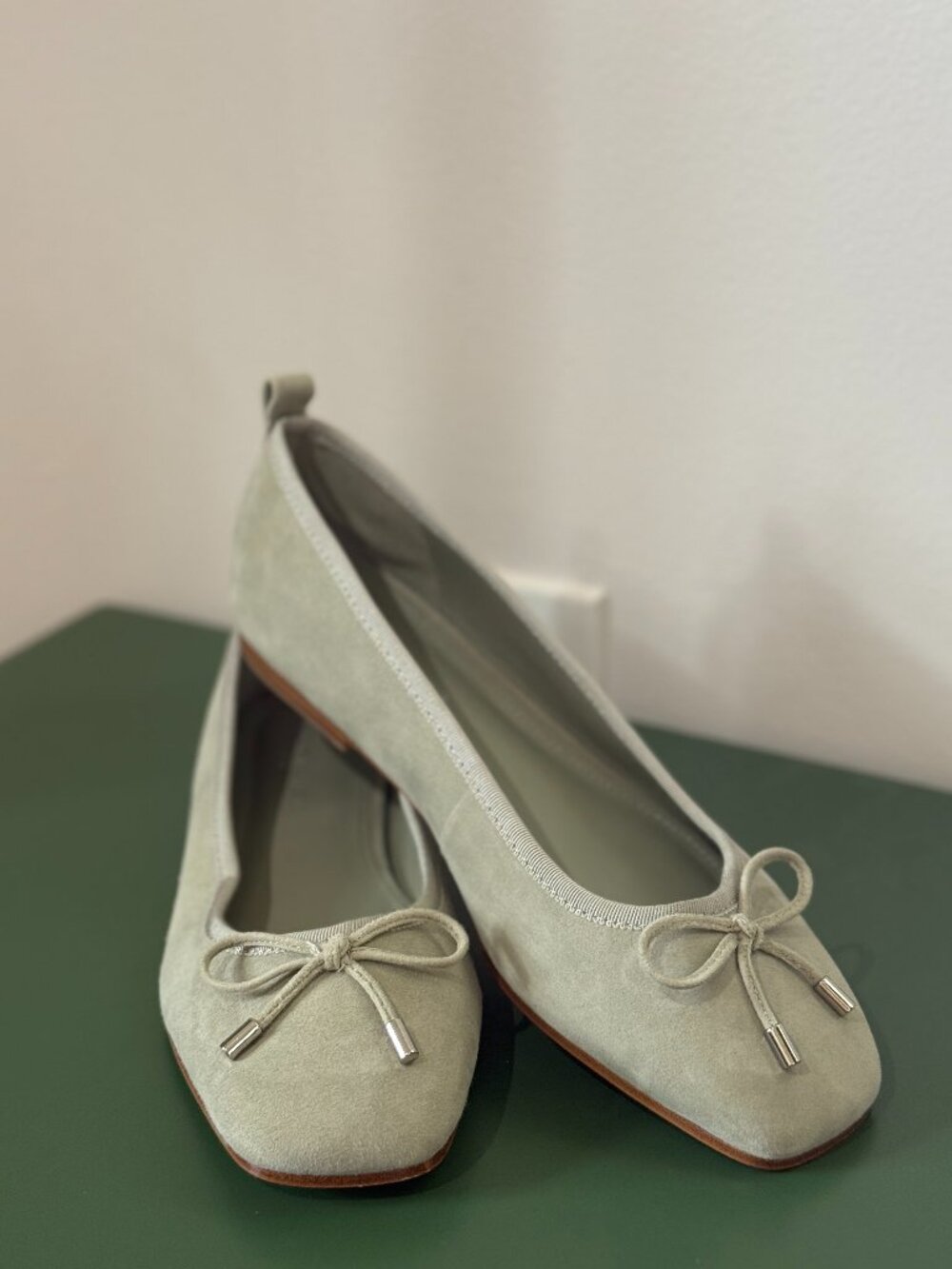 Marc Fisher LTD Ubet Ballet Flats in light green, size 8.5